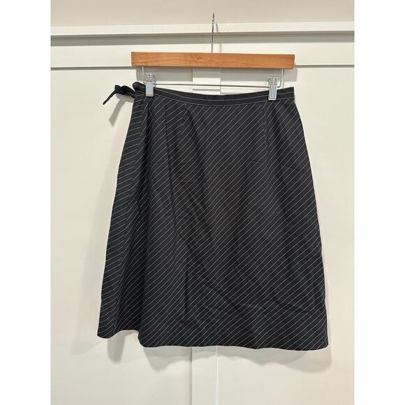Ann Taylor Embroidered Pinstripe Wrap Skirt Size 4 - Picture 5 of 5